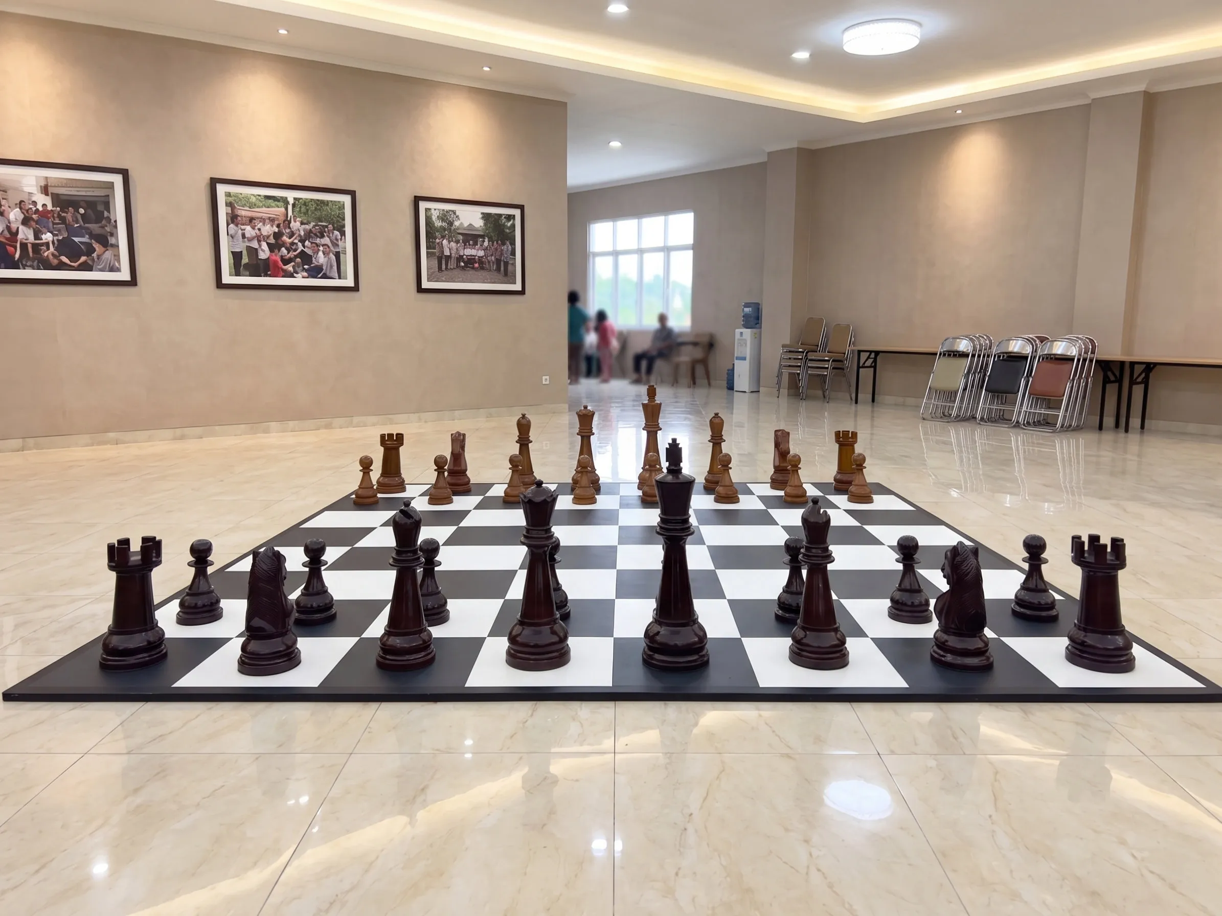 Modern Giant Chess Lifestyle #388